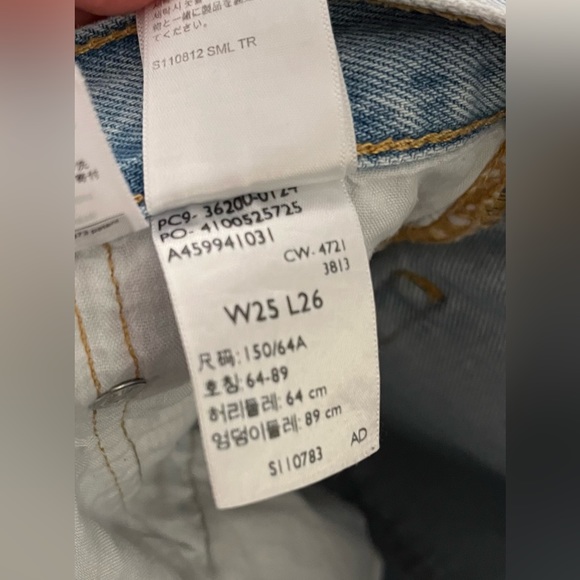 Levi’s 501 Cropped Jeans - Picture 2 of 3